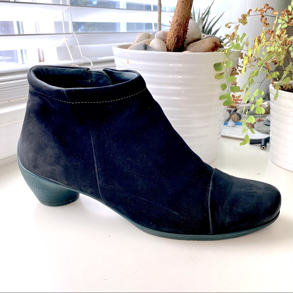 Ecco bootie
